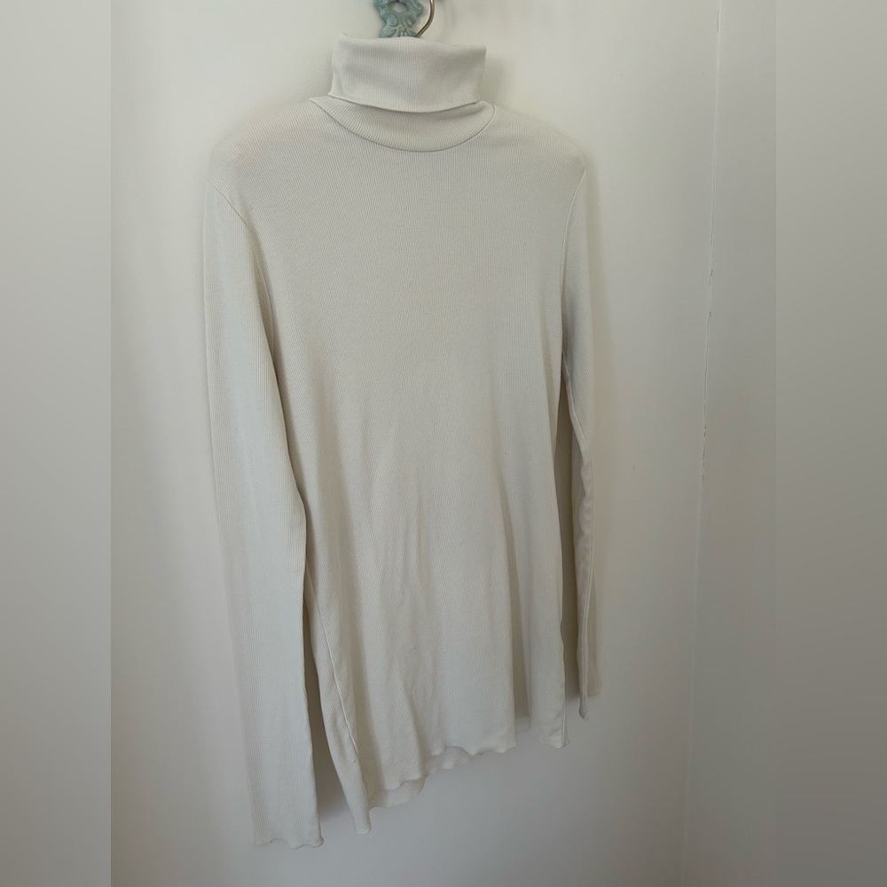 Vintage Ralph Lauren Ribbed Knit Turtleneck Sweater in Cream
Size: Large
EUC - Picture 4 of 10